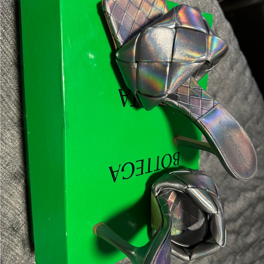 Bottega metallic sandals size 7.5 brand new never worn - Picture 10 of 14